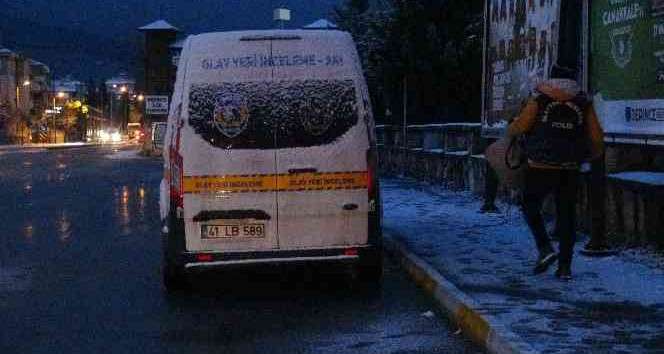 Ağaca asılı halde erkek cesedi bulundu