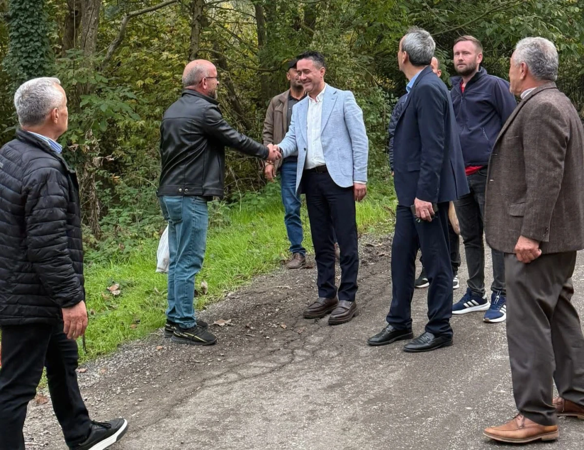 AK Parti Merkez İlçe Başkanı Köroğlu sahada