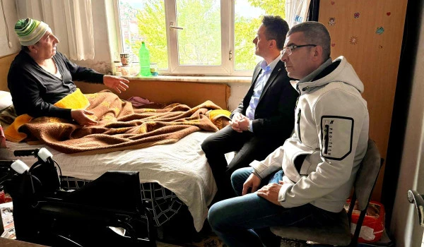 AK Parti Merkez İl&ccedil;e Başkanlığı'ndan hastalara ziyaret