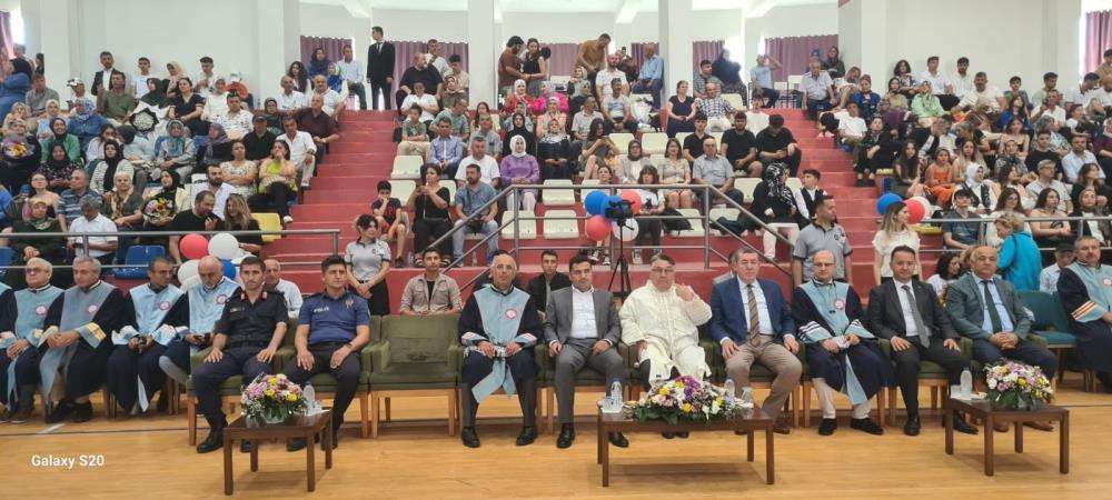 Alaplı Meslek Yüksek Okulu'nda mezuniyet sevinci