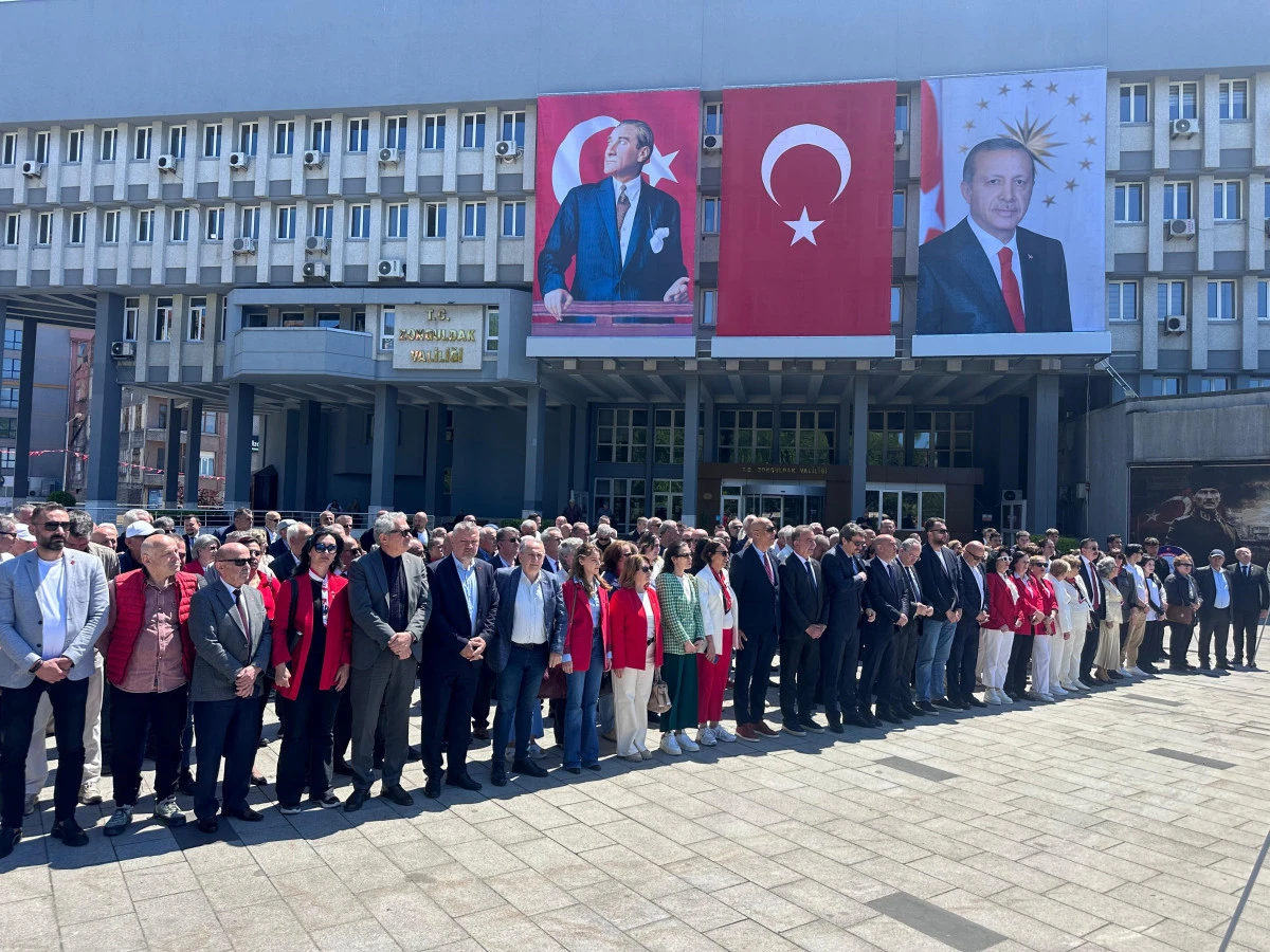 Alternatif t&ouml;rende g&ouml;zler onu aradı