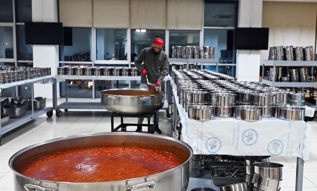 Belediye ihtiya&ccedil; sahiplerini yalnız bırakmıyor