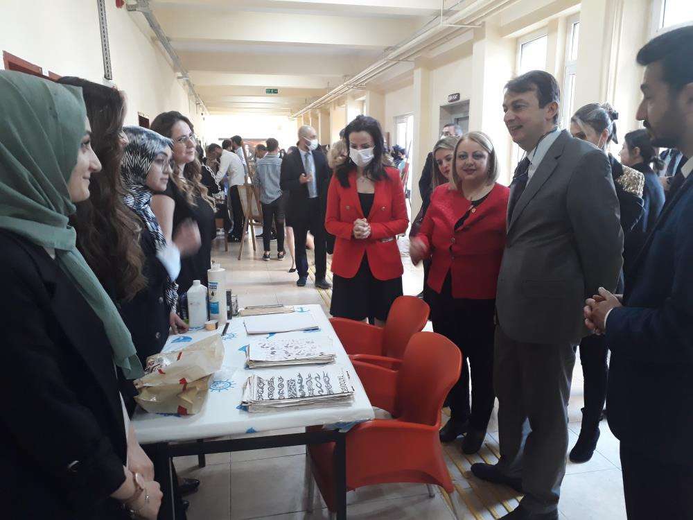 Bileşik Sanatlar ve Kozmetik Kimya Sergisi açıldı