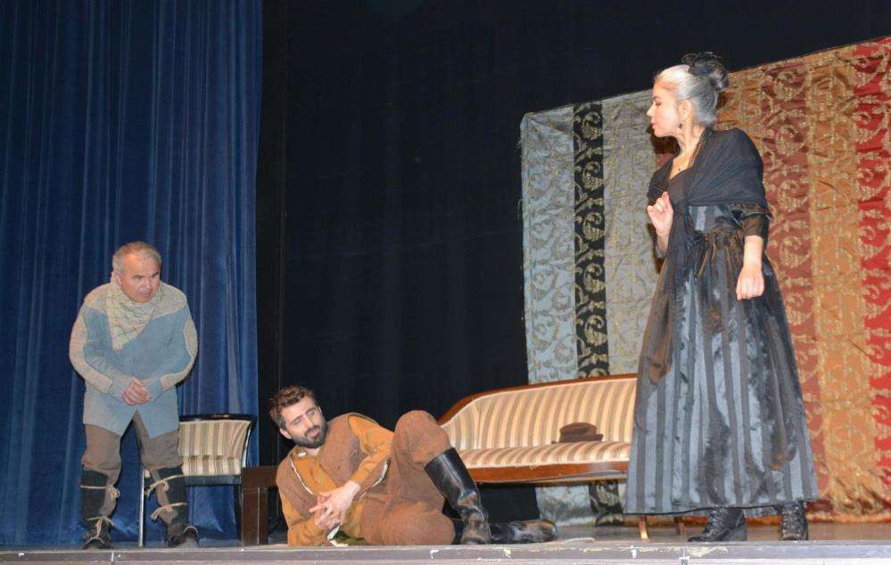  'Çehov Oyunları' tiyatro sevenlerle buluştu