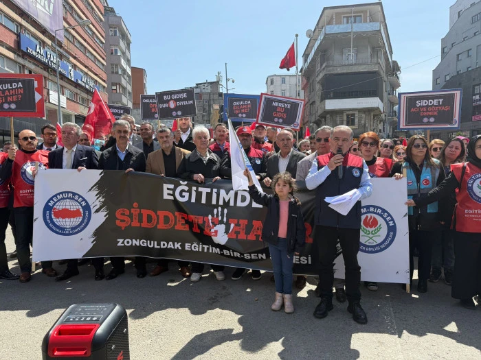 Eğitim Bir Sen protesto etti