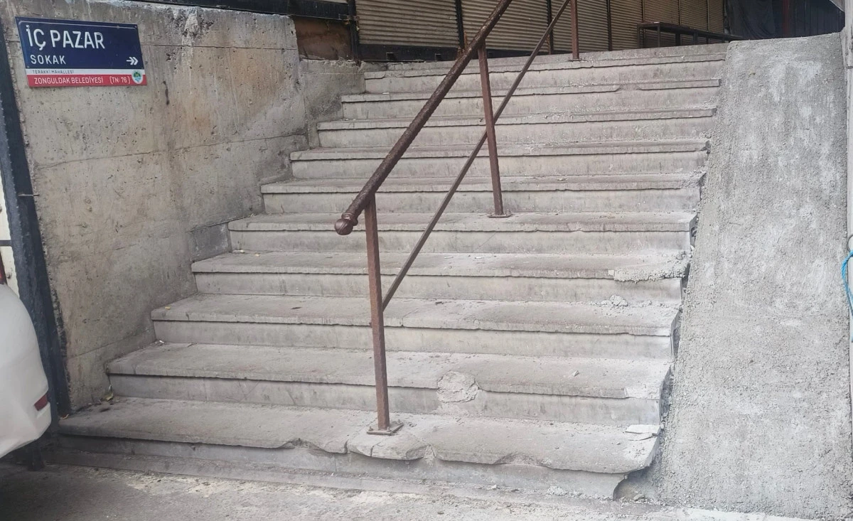 Erdemli Belediyeciliğe tepki var: &ldquo;Emekli ve engelliye &lsquo;kaydırak&rsquo; yapıldı!&rdquo;