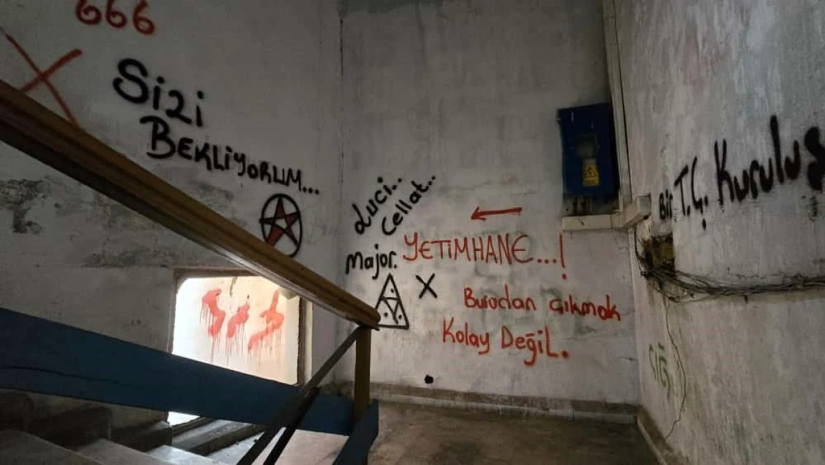 İZİNSİZ FAALİYET GÖSTEREN ‘KORKU EVİ’ KAPATILDI