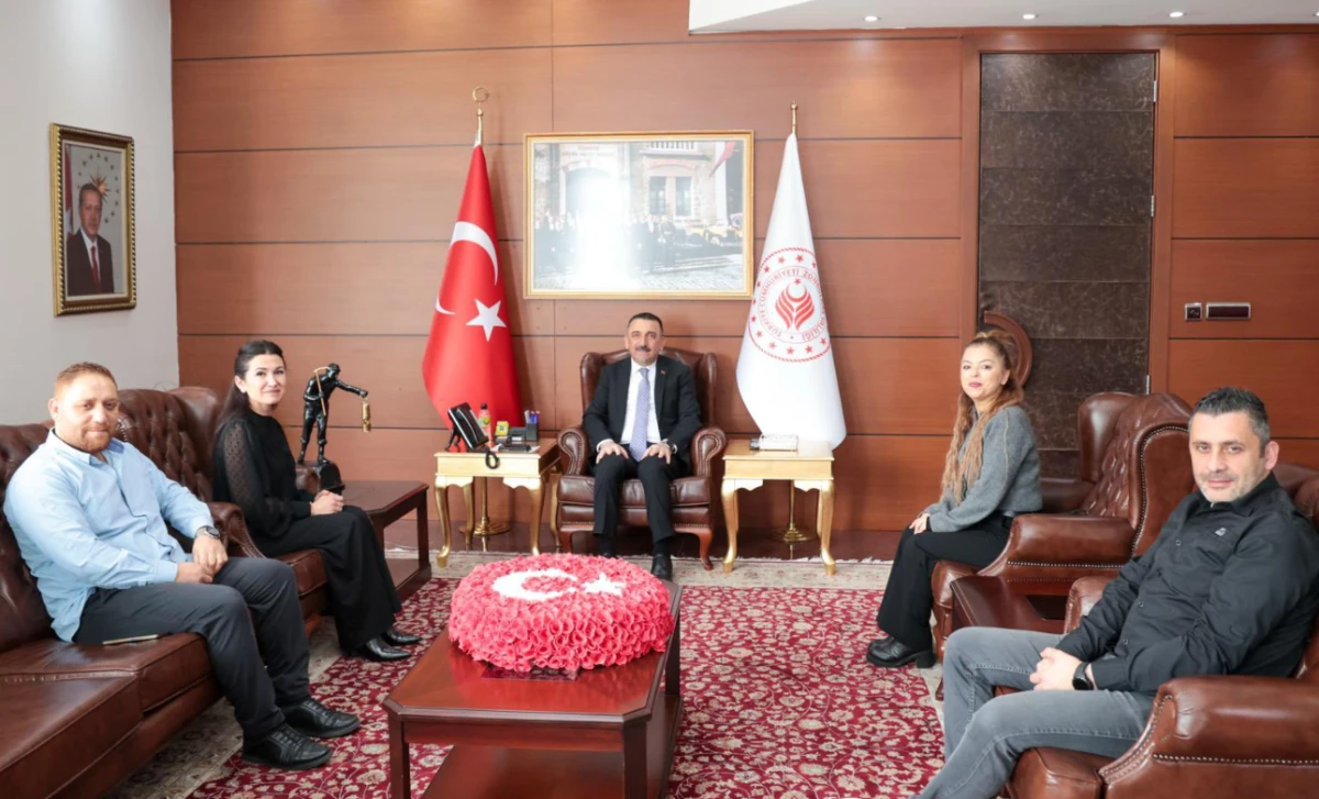 KGD y&ouml;netimi Vali Osman Hacıbektaşoğlu'nu makamında ziyaret etti