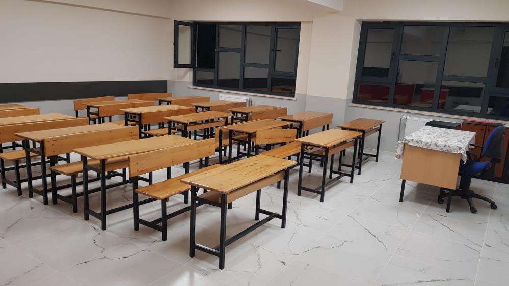 Müteahhitle yaşanan sorun çözüldü, okul pazartesi açılacak