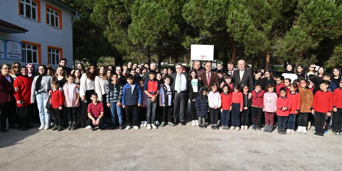 Rektör Özölçer: Murat Kayhan İlkokulunda düzenlenen etkinliğe katıldı