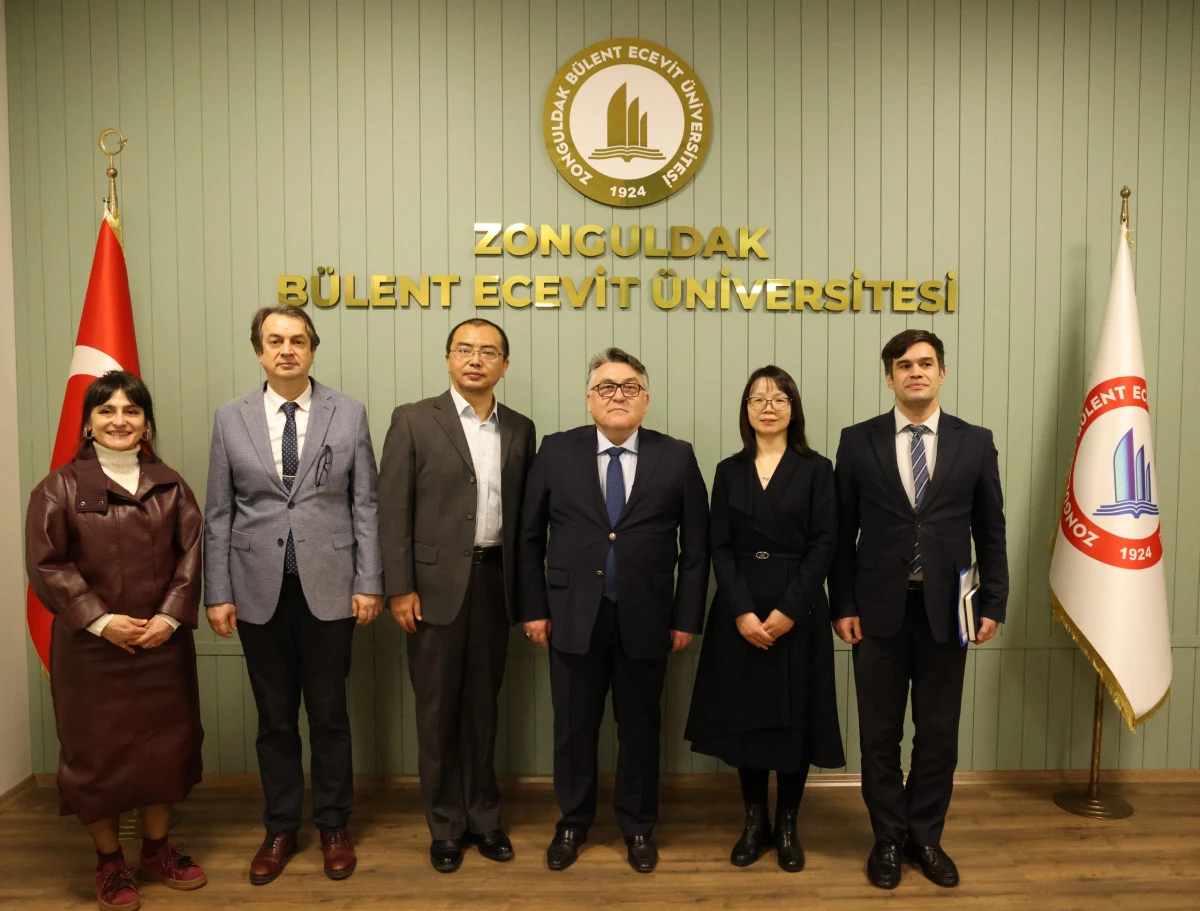 Şangay Dianji &Uuml;niversitesi Heyetinden Rekt&ouml;r &Ouml;z&ouml;l&ccedil;er&rsquo;e Ziyaret