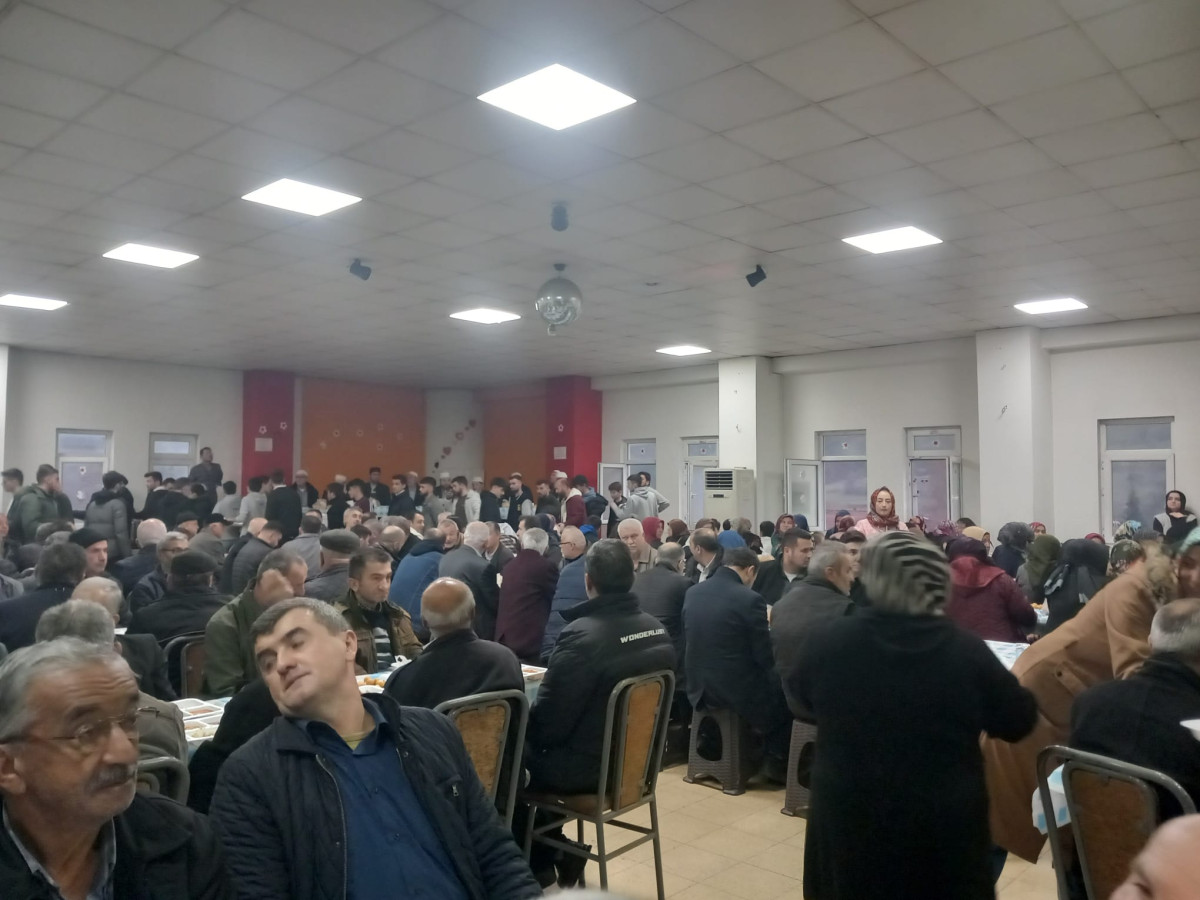 Servet Üstün iftar programında Karamanlılar ile buluştu