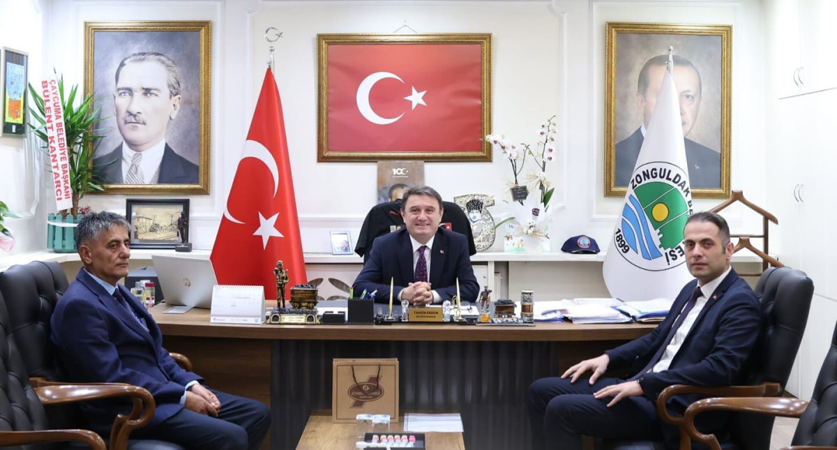 Tahsin Erdem, Cumhurbaşkanı Erdoğan'ı sansürledi: MHP'li Başkan böyle poz verdi
