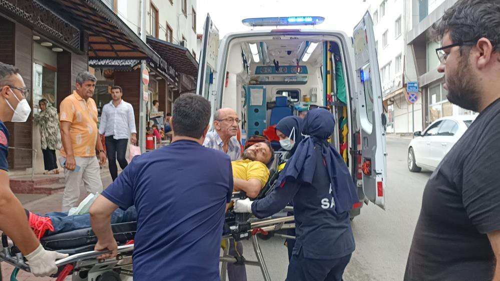  Tamir için getirilen tabancada kalan mermiyle bacağından yaralandı