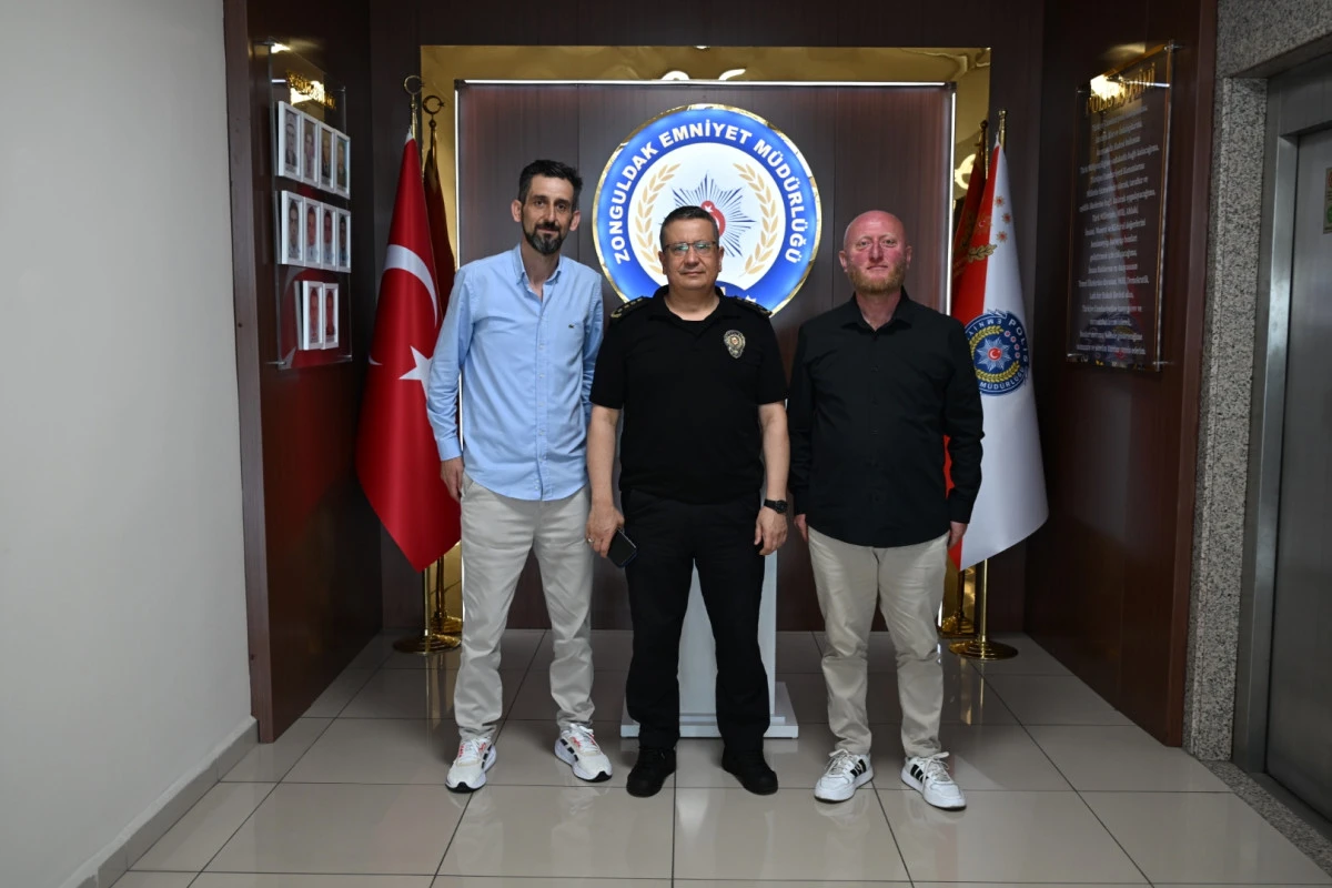 Trib&uuml;n liderleri emniyette