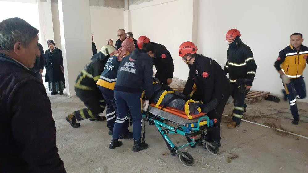 Yaşlı adam inşatta asansör boşluğuna düşerek yaralandı