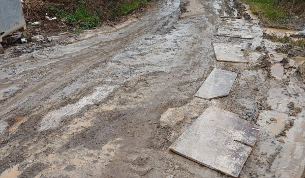 Yol &ccedil;amur deryasına d&ouml;nd&uuml;: Vatandaş tepkili