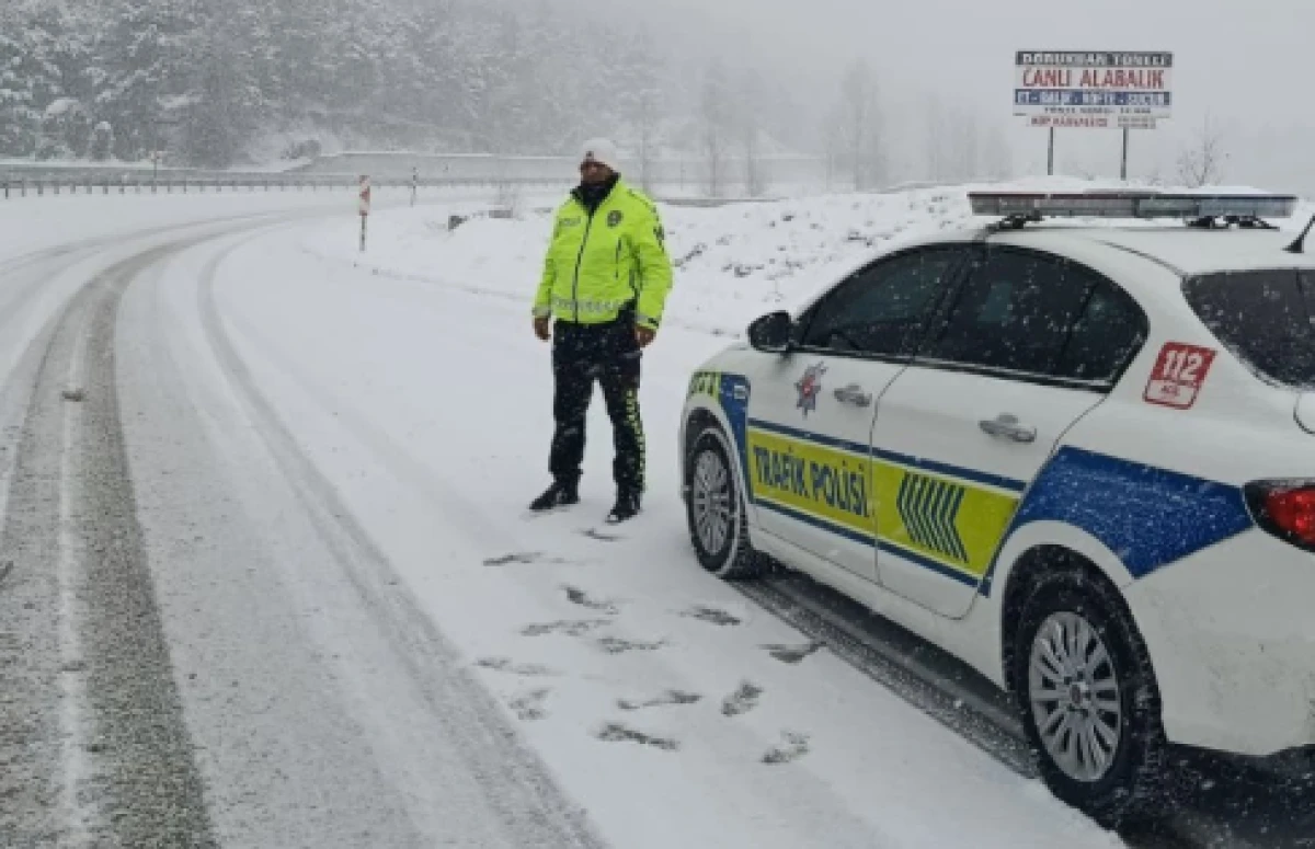 Zonguldak Valiliği a&ccedil;ıkladı: Yollarda son durum