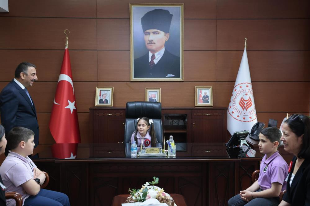Zonguldak’ta temsili Vali koltuğa oturdu