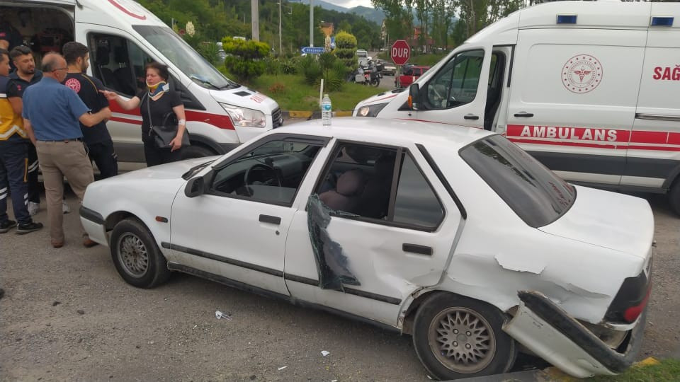 Zonguldak’ta trafik kazası: 8 yaralı